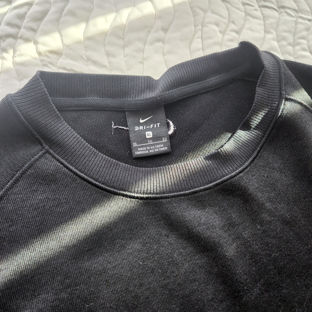 Nike top - Picture 6 of 8